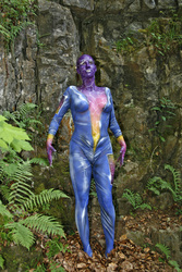 Frau in blauem Overall / Woman in blue overall