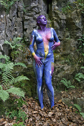 Frau in blauem Overall / Woman in blue overall