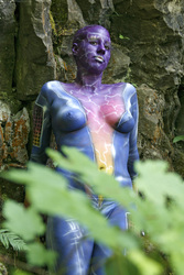 Frau in blauem Overall / Woman in blue overall