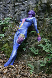 Frau in blauem Overall / Woman in blue overall