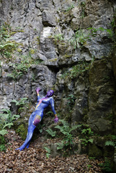 Frau in blauem Overall / Woman in blue overall