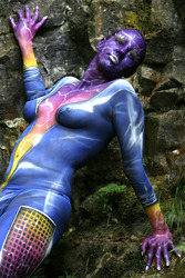 Frau in blauem Overall / Woman in blue overall