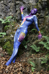 Frau in blauem Overall / Woman in blue overall