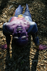 Frau in blauem Overall / Woman in blue overall