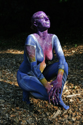 Frau in blauem Overall / Woman in blue overall