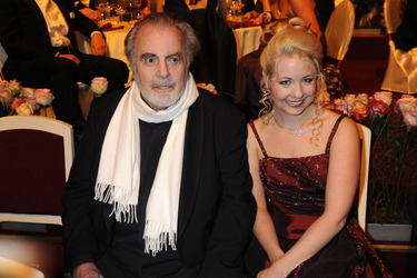 Maximilian Schell mit Begleitung