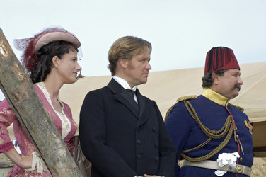 Claudia Michelsen als Michaela Neumann, Justus von Dohnányi als Oskar Neumann und Aykut Kayacik als türkischer Pascha