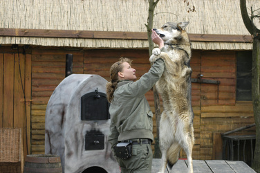 Claudia Blume mit Wolf Tatanka