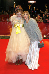 Julie Depardieu, Emmanuelle Béart