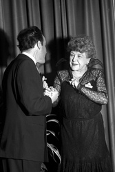 Ida Wüst mit Ensemblekollegen