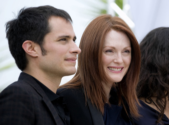 Gael Garcia Bernal, Julianne Moore