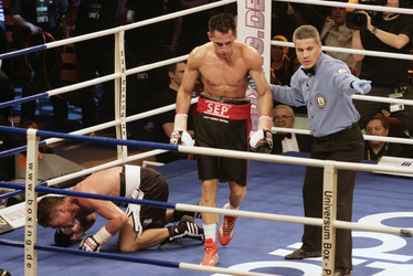 Jamie Pittman, Felix Sturm