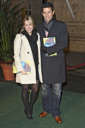 Jeremy Edwards mit Begleitung