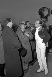 Géza von Cziffra (Mitte)