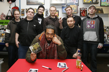 Samy Deluxe und das 25music-Team (Lenard, Splitti, Christopher, Lewi, Ralph, Michael, Jens)