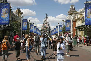 Main Street und Sleeping Beauty Castle