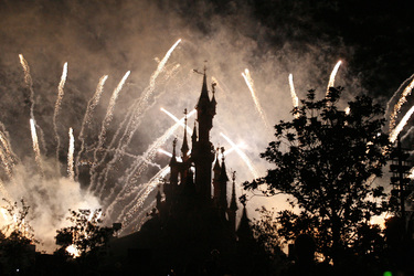 Feuerwerk am Sleeping Beauty Castle an der Central Plaza