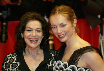 Hannelore Elsner, Nadja Uhl