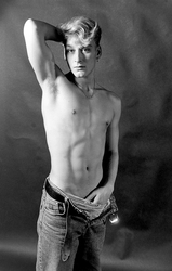 Junge in Jeans / Boy in Jeans