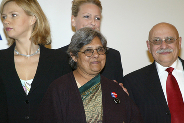 Veronica Ferres, Ela Gandhi, Giora Feidman