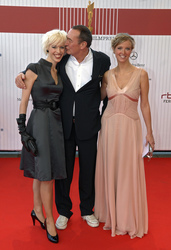 Bernd Eichinger mit Frau Katja und Tocher Nina Eichinger