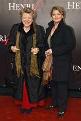 Marie-Luise Marjan mit Begleitung