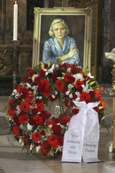 Sarg von Heidi Kabel