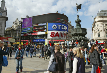Piccadilly Circus mit Shaftesbury Memorial Fountain (Eros Brunnen)