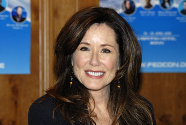 Mary McDonnell