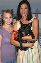 Anna-Maria Mühe, Nina Kronjäger mit Hund Cleo