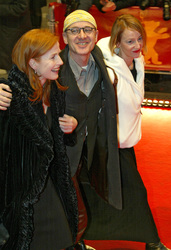 Ulrich Mühe mit Begleitung