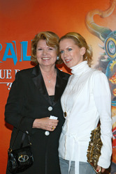 Tamara Gräfin von Nayhauß und Begleitung