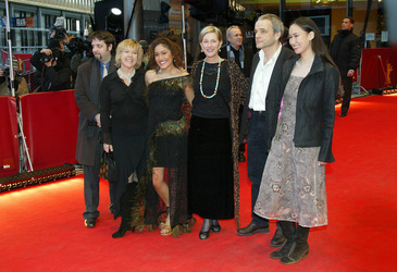 Ivan Bess, Sarah Green, Q'Orianka Kilcher, Alexandra Malik, Jörg Widmer, Gast