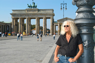 János Kóbor (Omega)