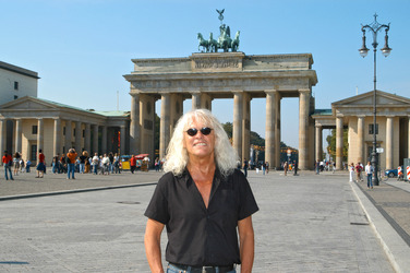 János Kóbor (Omega)