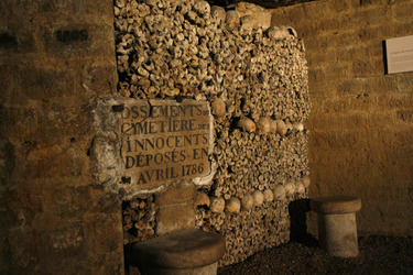 Katakomben von Paris / Catacombes de Paris