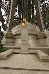 Gustave Eiffel Monument am Eiffelturm