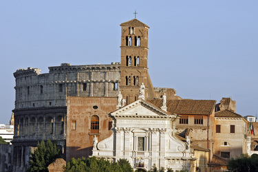 Kirche San Francesca Romana und Kolosseum