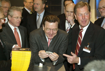 Gerhard Schröder, Johann Weihen