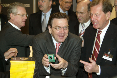 Gerhard Schröder, Johann Weihen