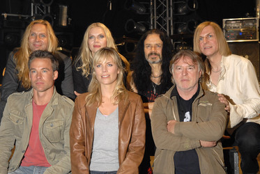 Uwe Hassbecker, Anna Loos, Jäcki Reznicek, Ritchie Barton, Marco Girnth, Melanie Marschke, Andreas Schmidt-Schaller