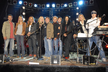 Marco Girnth, Melanie Marschke, Uwe Hassbecker, Andreas Schmidt-Schaller, Anna Loos, Reinhard Petereit, Daniel Hassbecker, Jäcki Reznicek, Ritchie Barton, Sebastian Reznicek