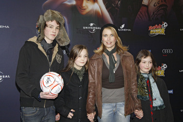 Tina Ruland mit Begleitung