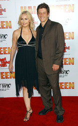 Elle Travis, Joshua Feinman