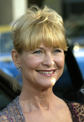 Dee Wallace-Stone
