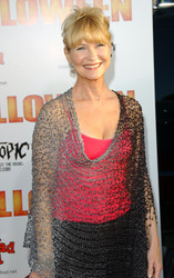 Dee Wallace-Stone