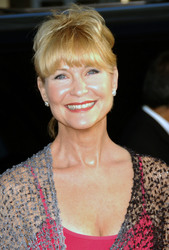 Dee Wallace-Stone
