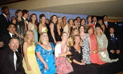 Executive Producer Ellen Wheeler (Mitte) mit dem Cast von 'Guiding Light'