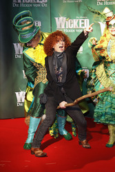 Lucy Diakowska (No Angels) mit Cast