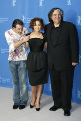 Antonio Banderas, Jennifer Lopez, Gregory Nava